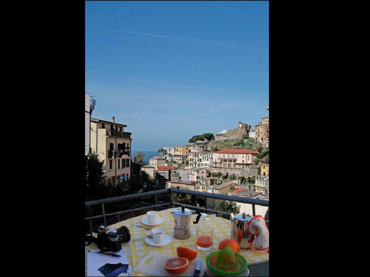 Carruggio Apartment Riomaggiore Bagian luar foto